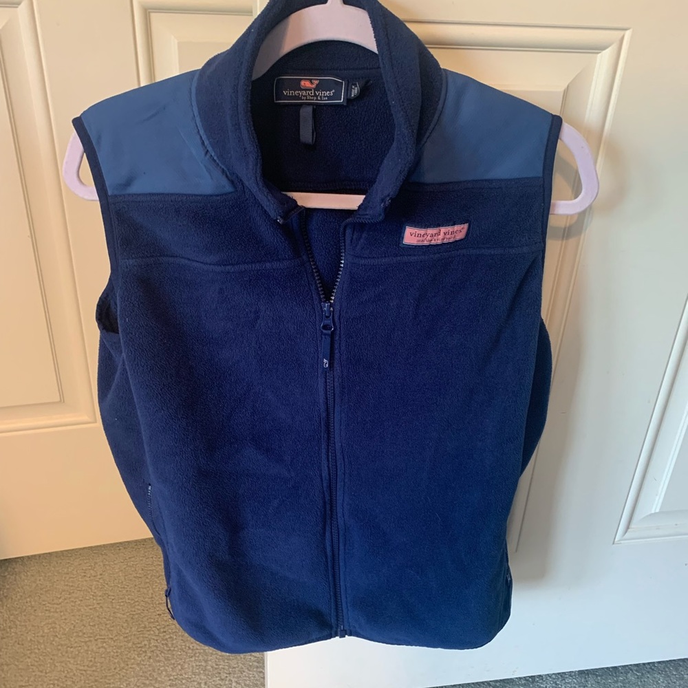 Vineyard Vines kids vest.  Size xl - 18